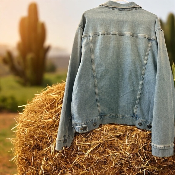 Wrangler Unisex Light Blue Denim Jacket - Picture 2 of 9